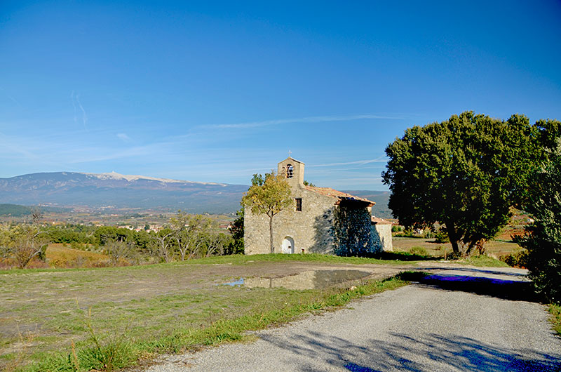La chapelle et le Mont-Ventoux